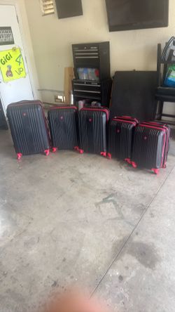 Five piece expandable luggage set