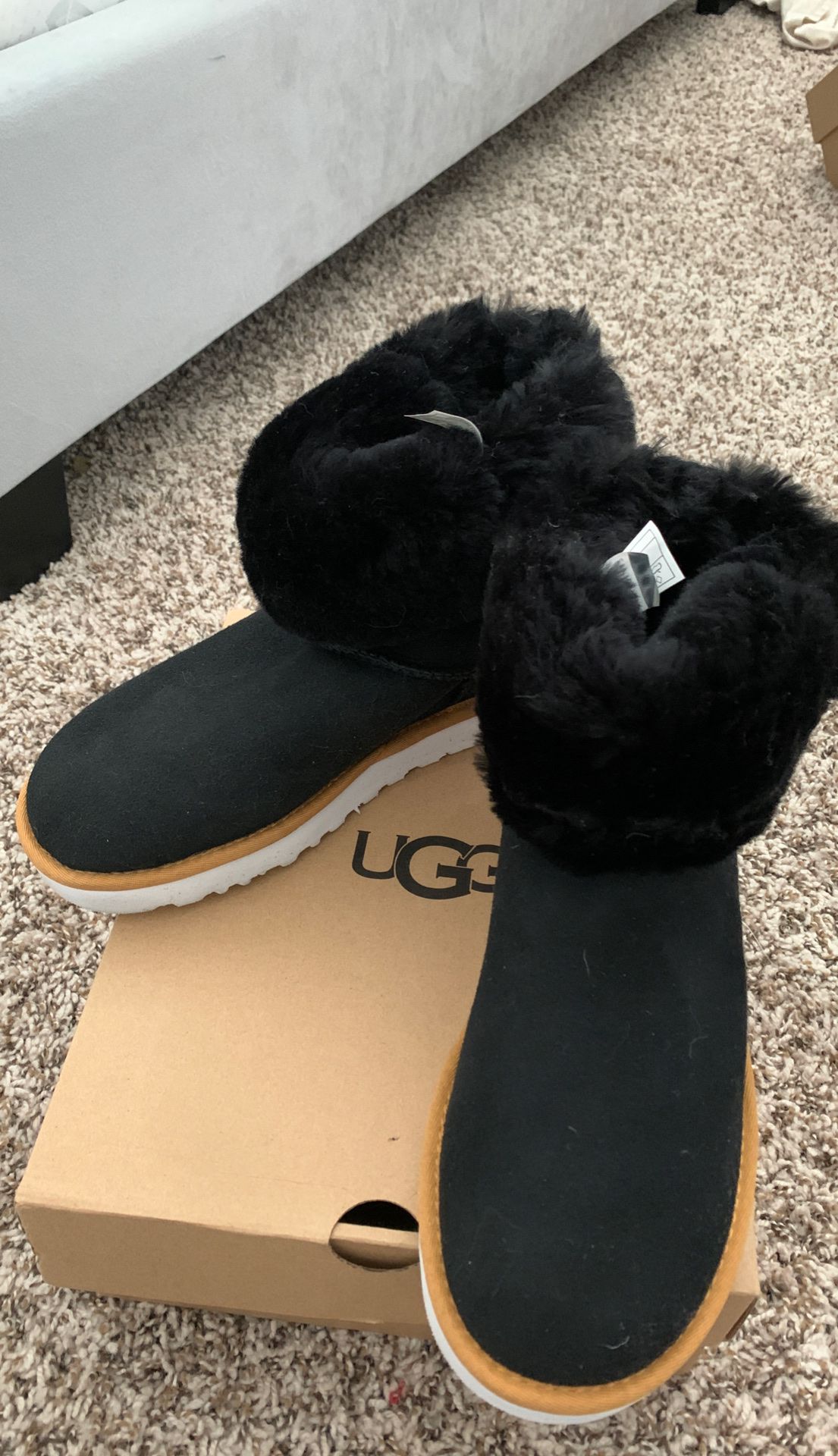 UGGs boots, women size 7, new, black