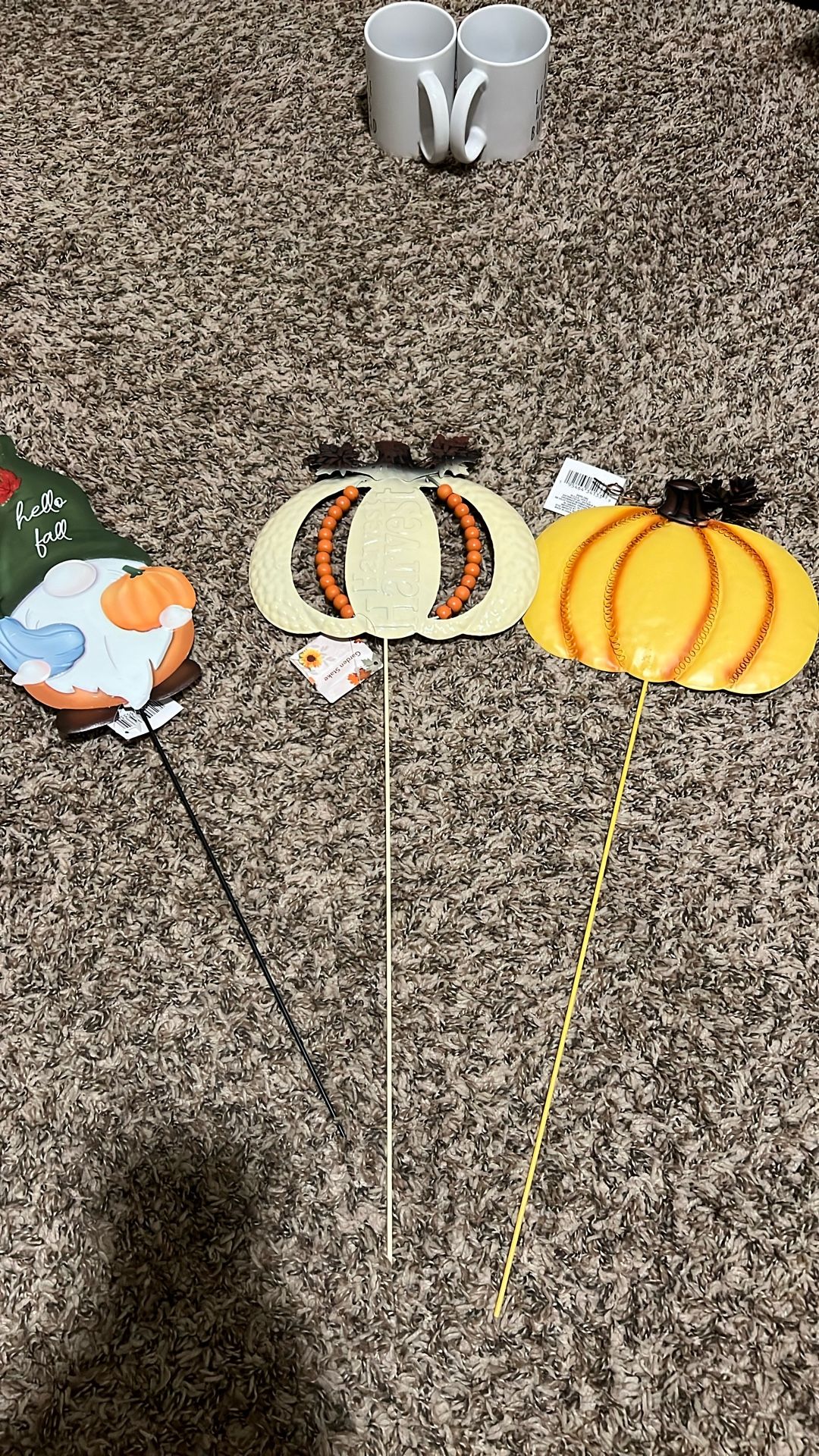 Fall Yard Stakes