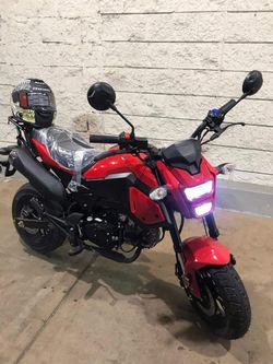 Motorcycle brand new Honda grom manual gears 2 seater
