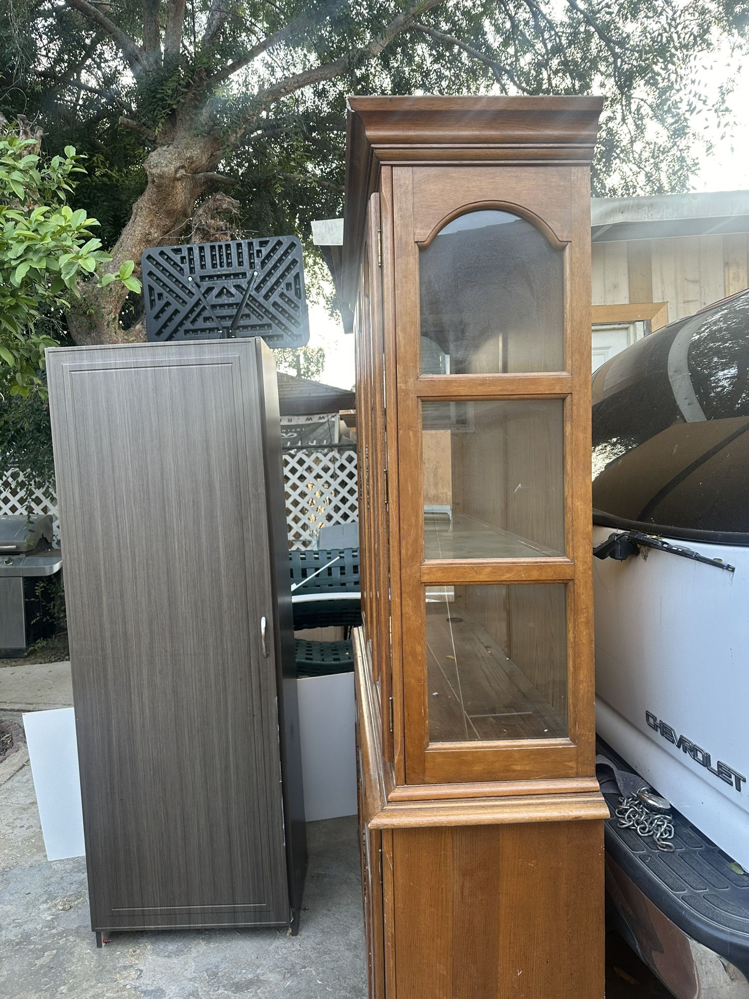 China Cabinet/ Hutch 