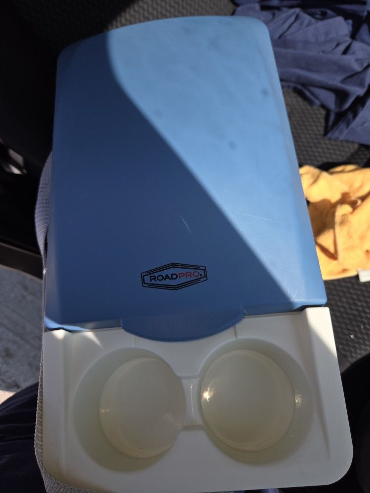 Roadpro Cooler And Heat.