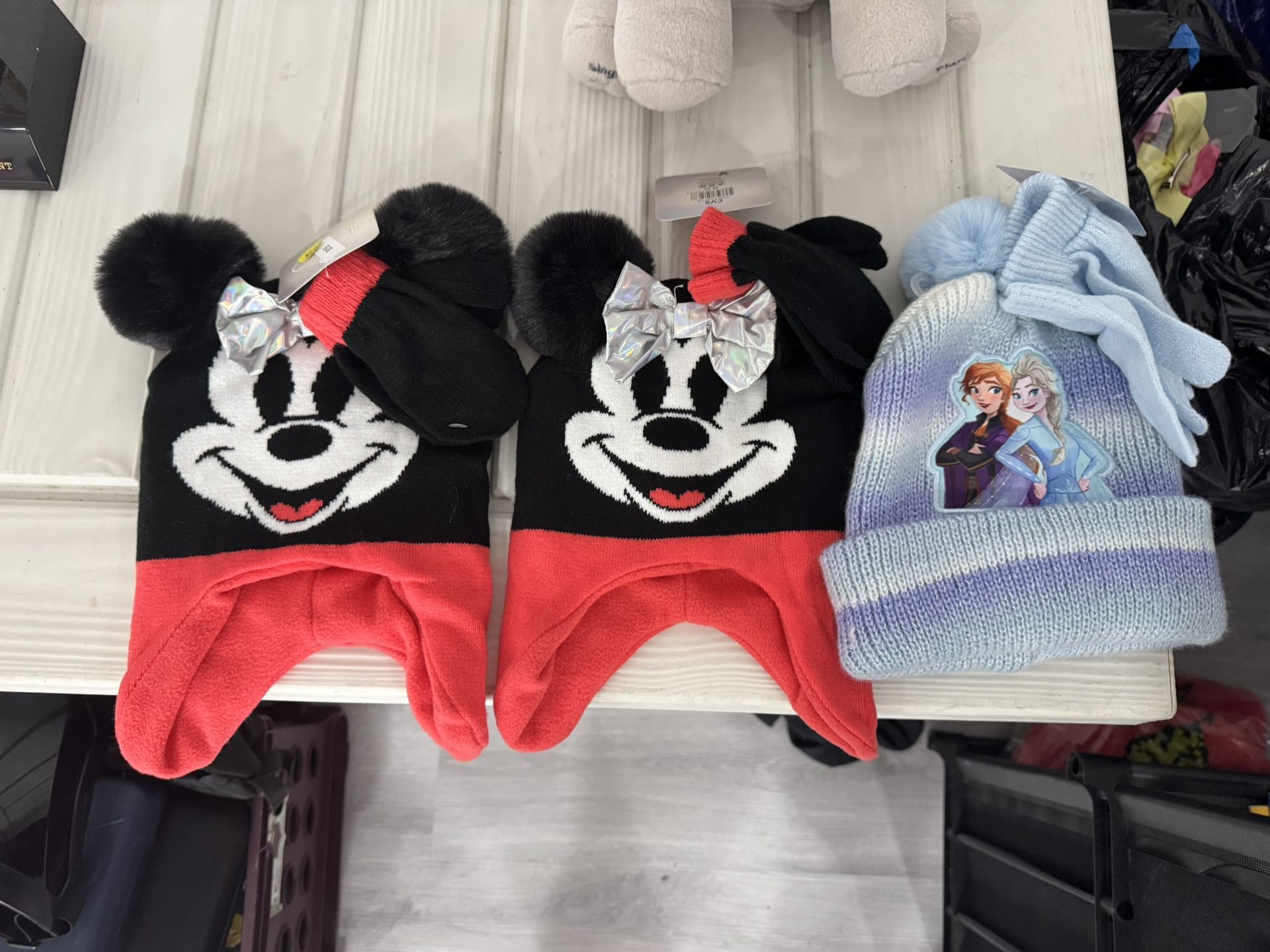 Disney Kids Skully Ang Gloves