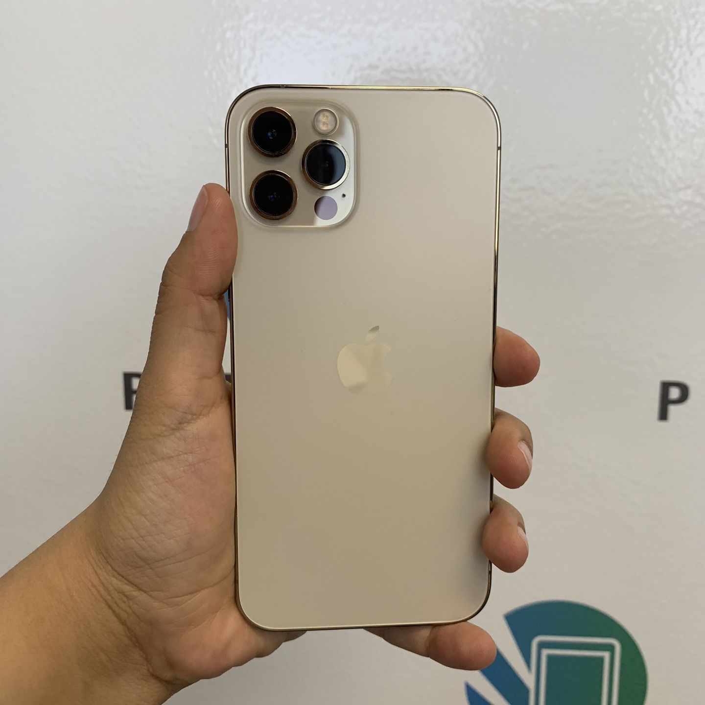 🤍📱 iPhone 12 Pro 128 GB Unlocked BH86% 🔋 Case And Headphones For Free ❤️‍🔥🚨