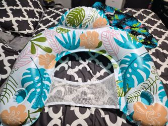 $15 for 2 Pool Floats 🏊‍♀️