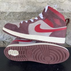 Nike Air Jordan 1 Mid SE GS —Size 3y —$25 FiRM