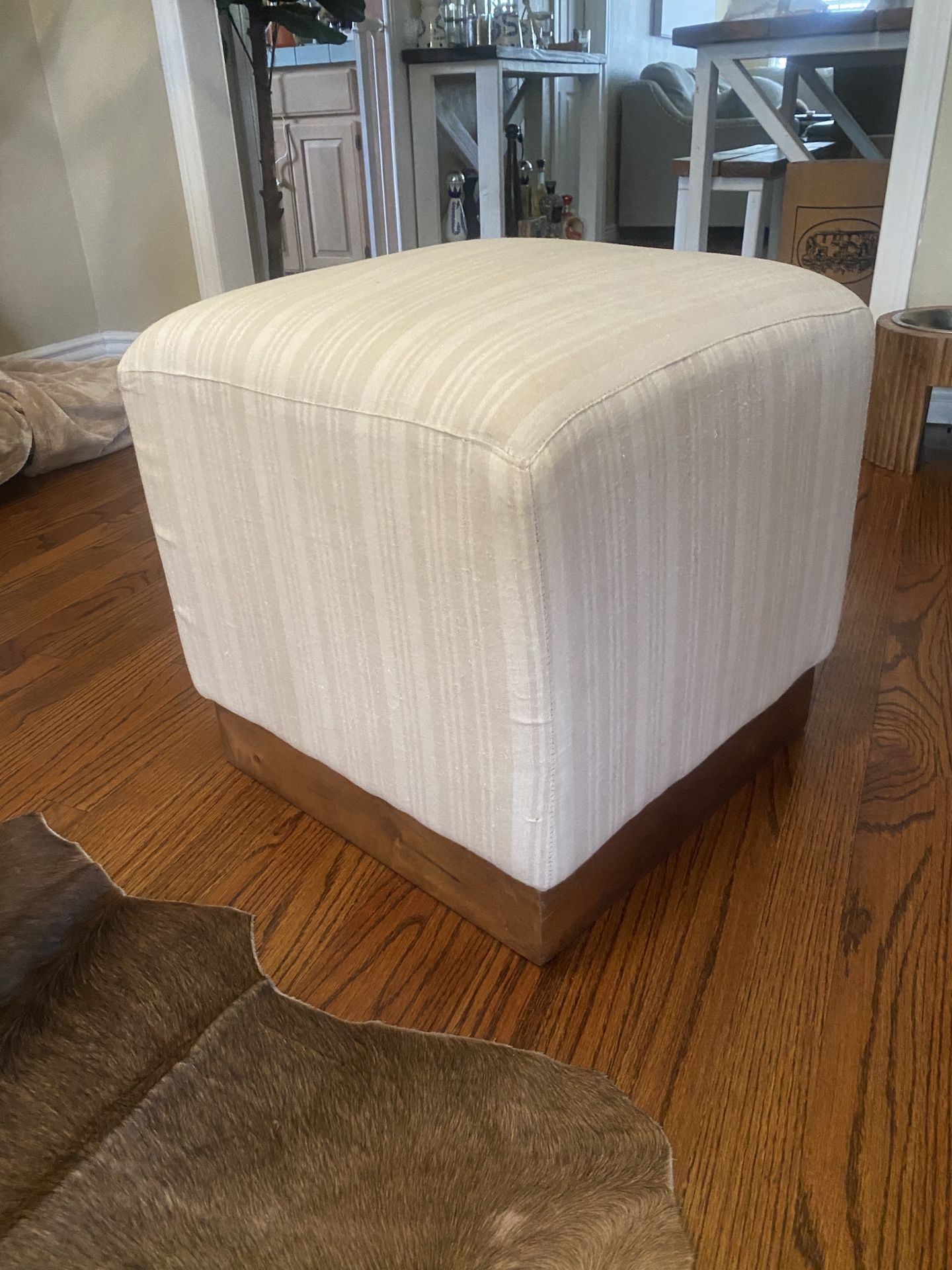 Ottoman Cream with stripes