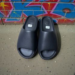 Yeezy Slides 