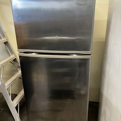 Whirlpool 18 Cu Ft Top Freezer Refrigerator Stainless Steel
