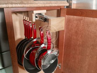 Pull out pan organizer