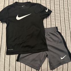 Boys Nike Lot SIZE 5/6