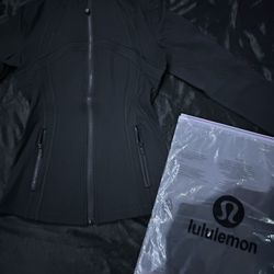 Lululemon Women’s Black Yoga Set  