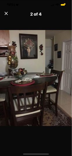 Table with 4 chair