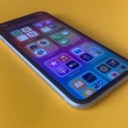 Apple iPhone XR   64 GB unlocked for all company 