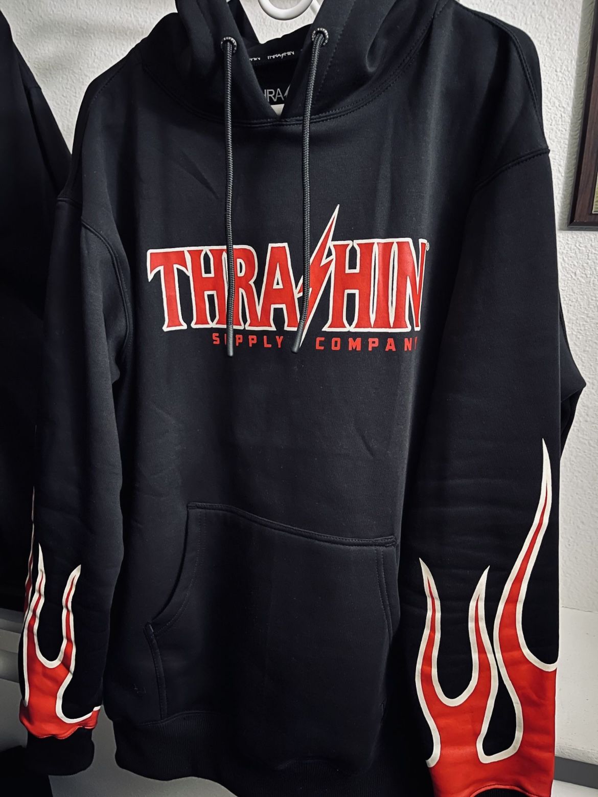 Thrashin Supply “M8” Harley Davidson Motorcycles Graphic / Logo Men’s Hoodie Sweatshirt (Size XL)