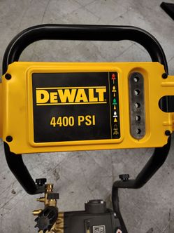 DeWalt 4400 Pressure washer