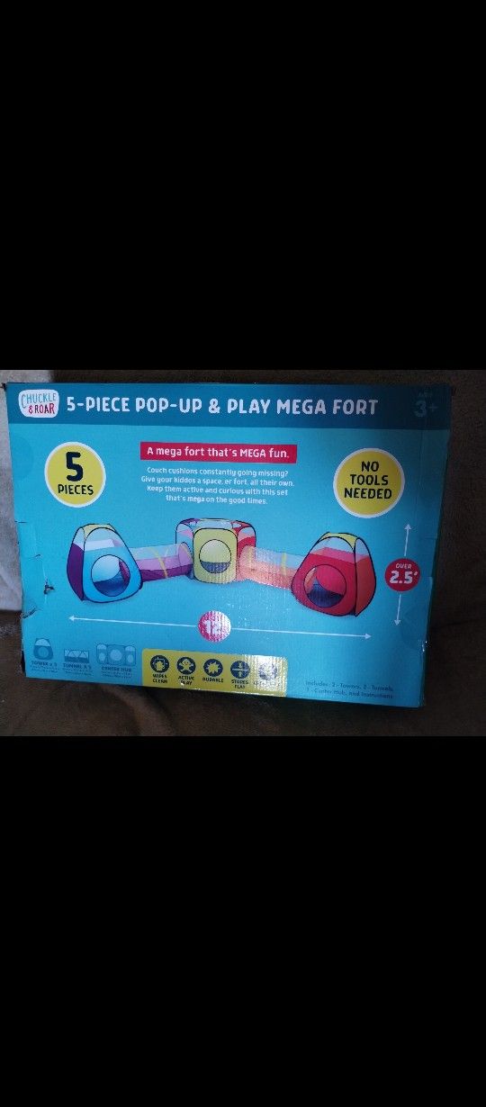 New Pop Up And Play Mega Fort $30 for Sale in Victorville, CA - OfferUp