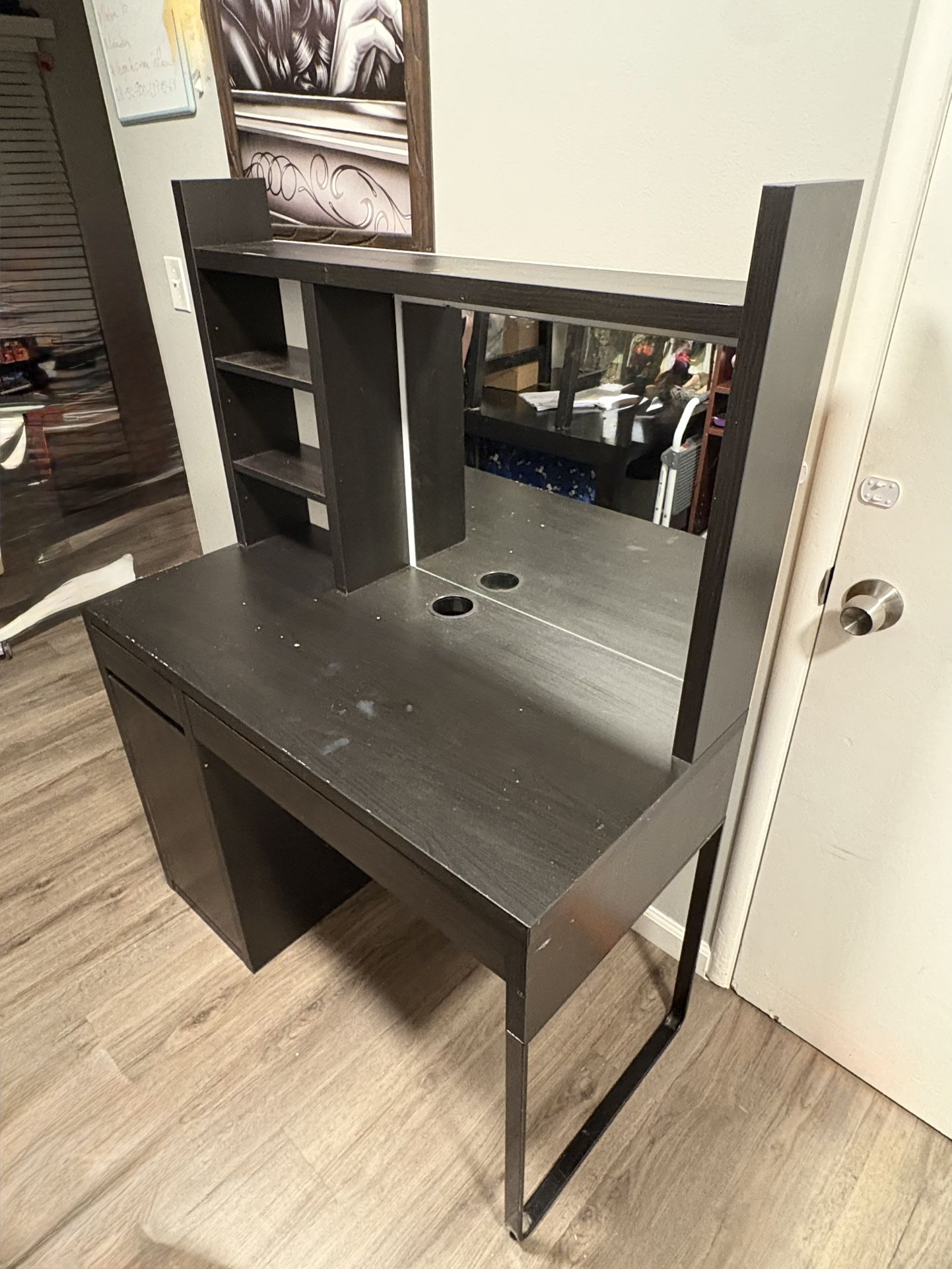 Desk With Mirror Used