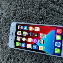 iPhone 8 / Unlocked / 256Gb /iOS 16