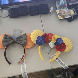 2 BNWT DISNEY EARS