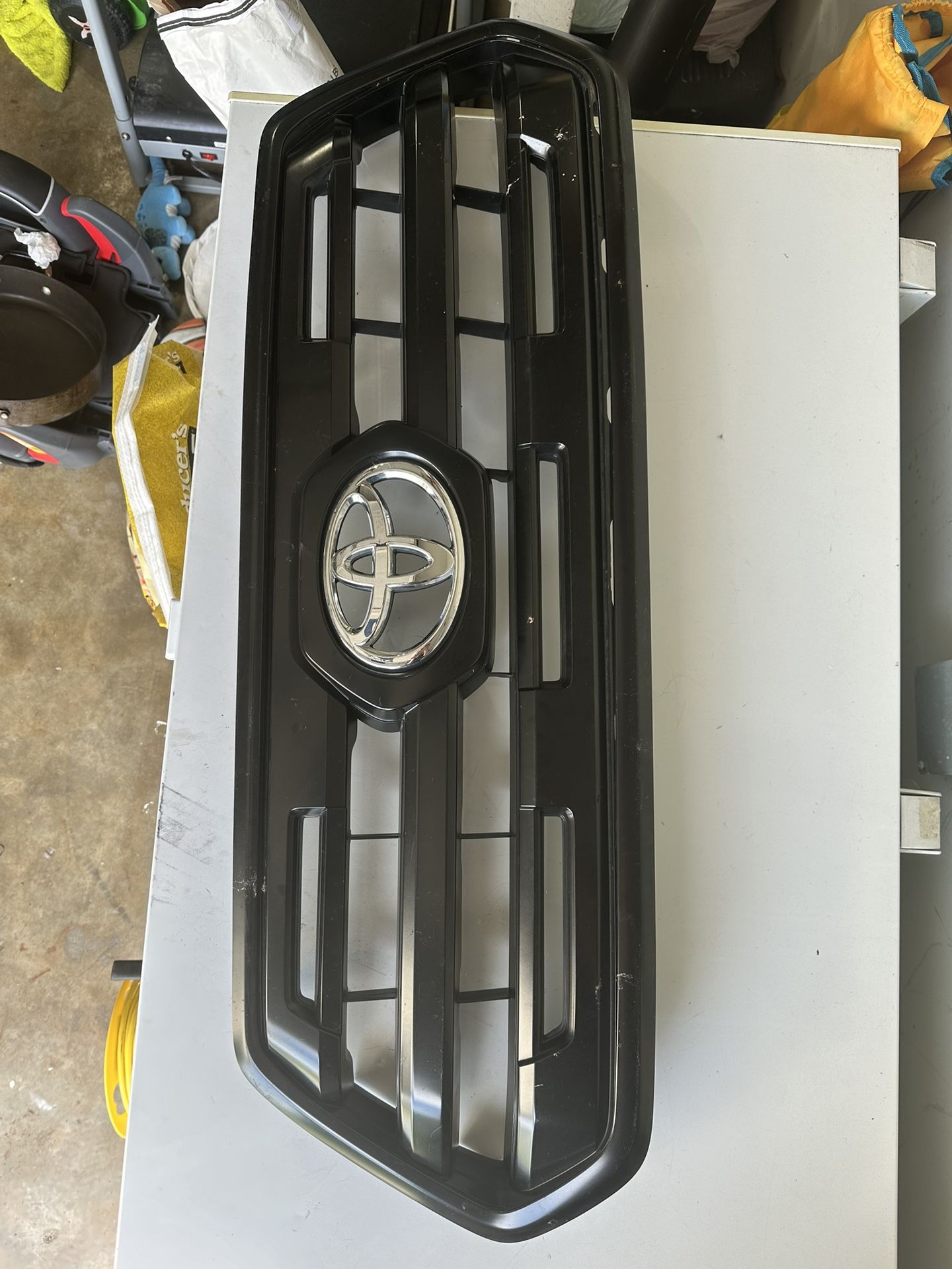 Front Upper Grille Assy Compatible with Toyota Tacoma 2017