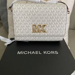 Brand New Michael Kors Crossbody 