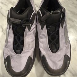 Adidas Yeezy Boost 700