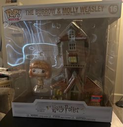 The Burrow and Molly Weasley Funko