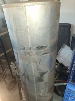 100 gal. Aux fuel tank excelent for filling those toys when camping this will mount in back of truck or under your 5th wheel toy hauler just need a pu