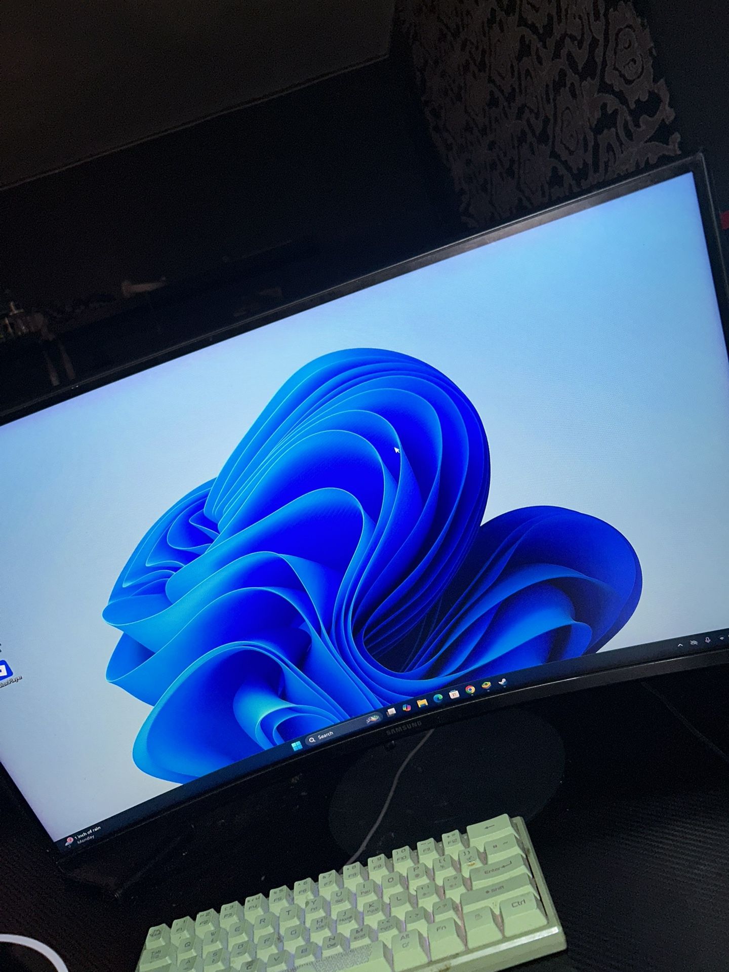 27 inc Curved Samsung Monitor 