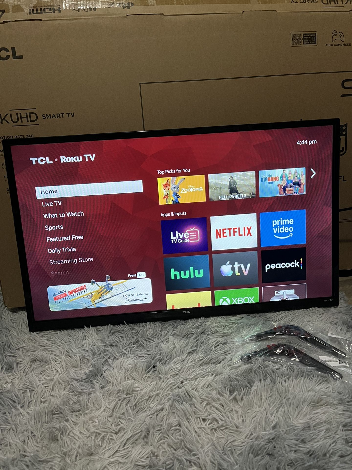 32” Inch TCL Roku Tv And Wall Mount