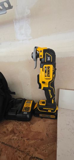 DEWALT 20V XR Brushless Oscillating Multi-Tool