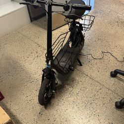 Gyroor Electric Scooter - 550w