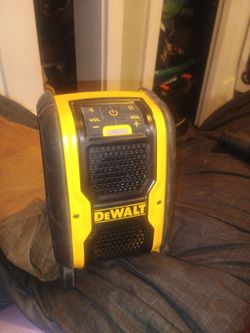 DeWalt 20 volt Bluetooth speaker