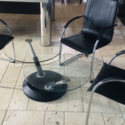 Set - Extendable table, chairs and Futon