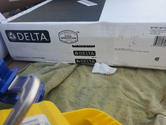 Delta pull down kitchen faucet