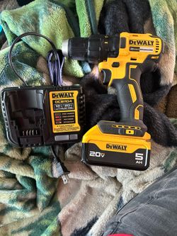 20-Volt MAX Lithium-Ion Cordless 1/2 battery and charger