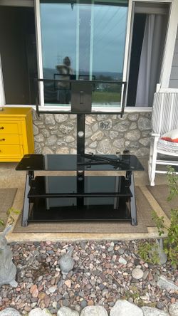 T  V Stand