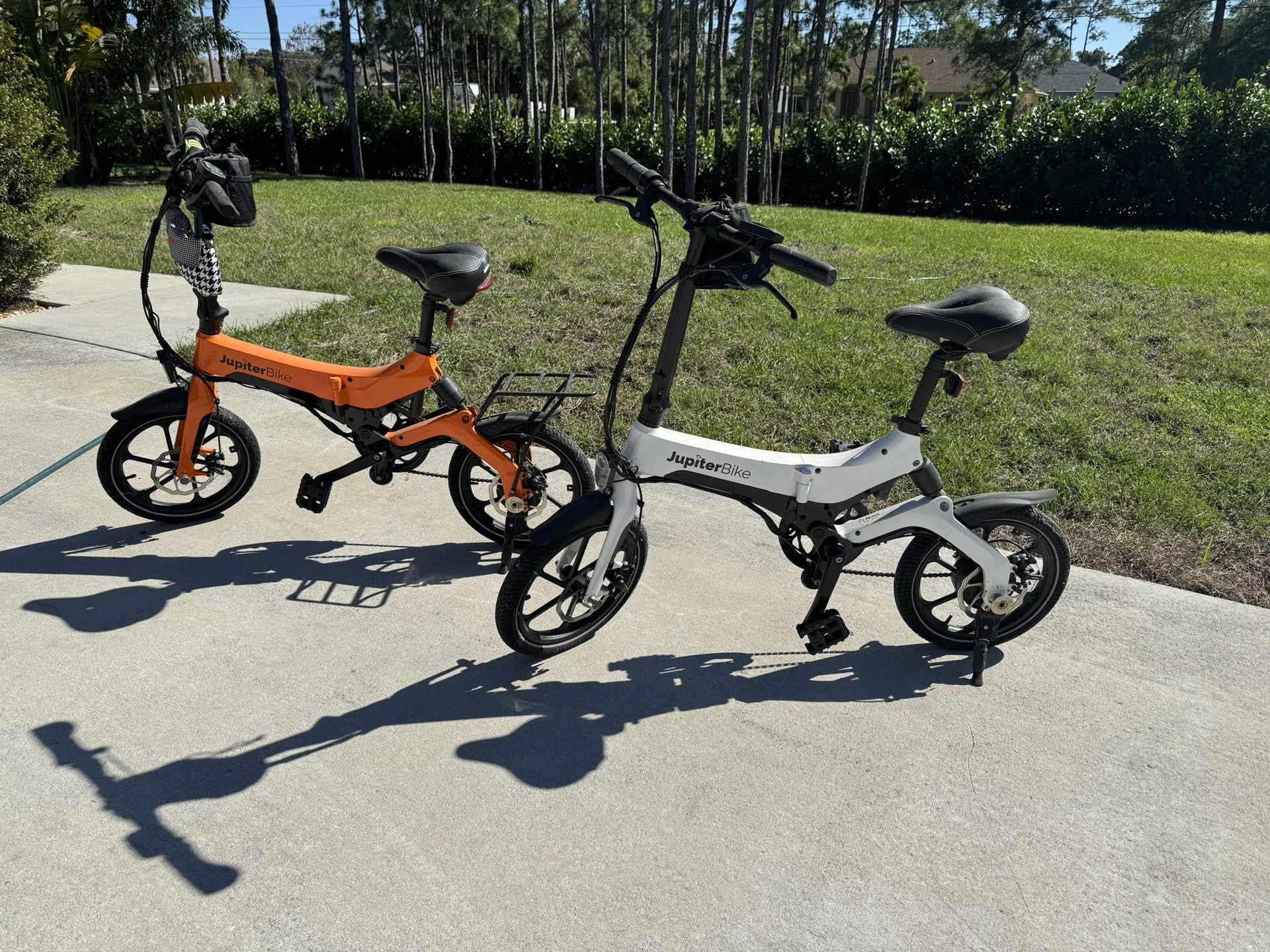 2 Jupiter Discovery X5 E-bikes Electric Bicycles 