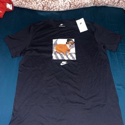 The Nike Tee Dog Fit Shirt Men’s Size L Large