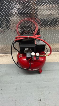 Porter Cable 135PSI 2HP 6-Gallon Pancake Air Compressor with Hose CF2600