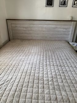 Rustic Wood Bed Frame with Headboard