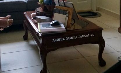 Accent table