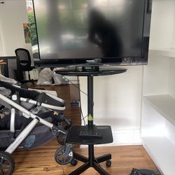 TV With Remote And Stand 