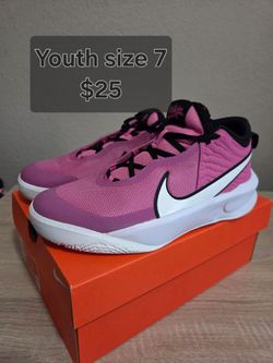 New Nike team hustle size 7 youth