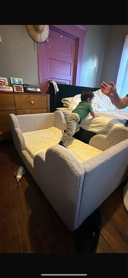 Toddler bed