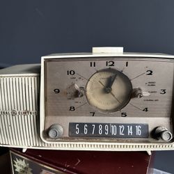 Vintage Clock, Radio General Electric