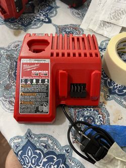 Milwaukee 12v & 18v Charger
