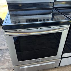 Frigidaire Glass Top Stove