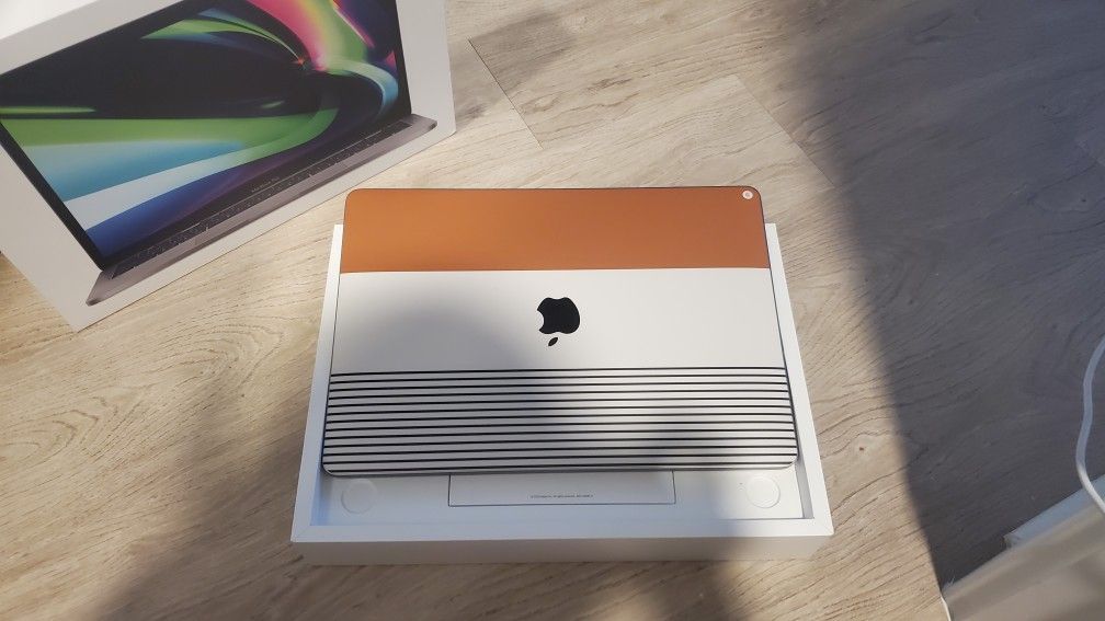 Macbook Pro (M1, 16gb Ram, 1tb Ssd)